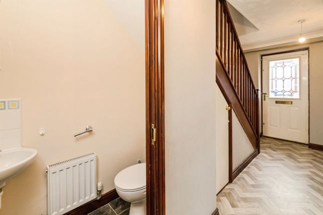5, Diprose Drive, Lowestoft photo 2