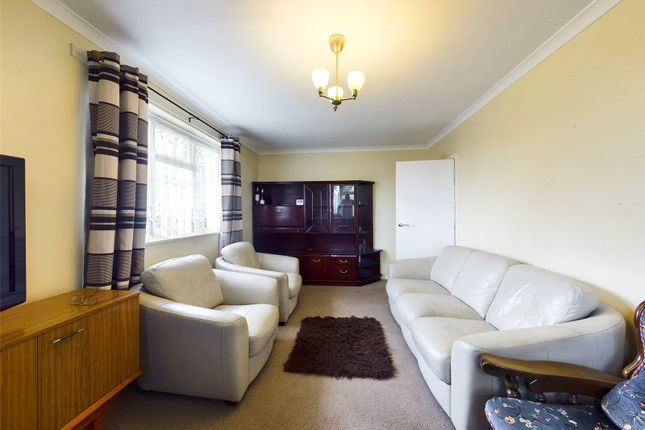 Flat for sale in Westbury Terrace, Upminster