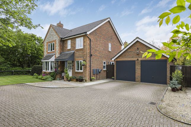 Thumbnail Detached house for sale in Cray Court, Didcot