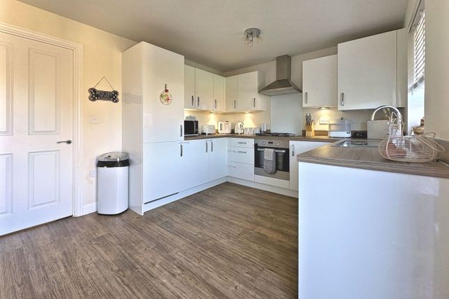 46, Poskett Way, Charfield photo 4