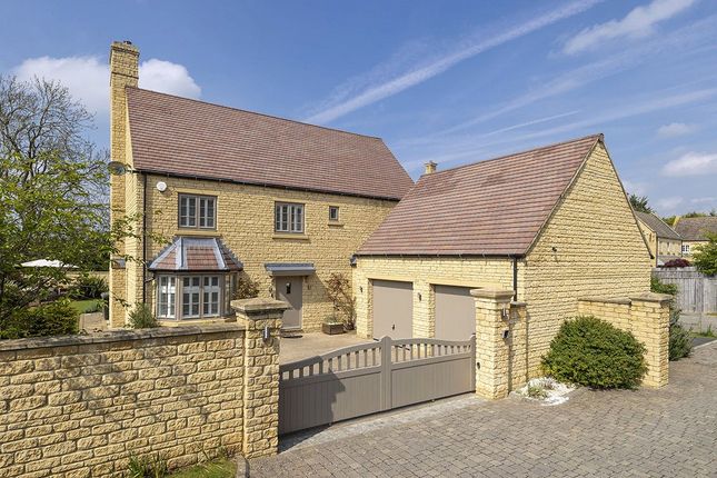 Thumbnail Detached house for sale in Sargent Square, Broadway, Worcestershire