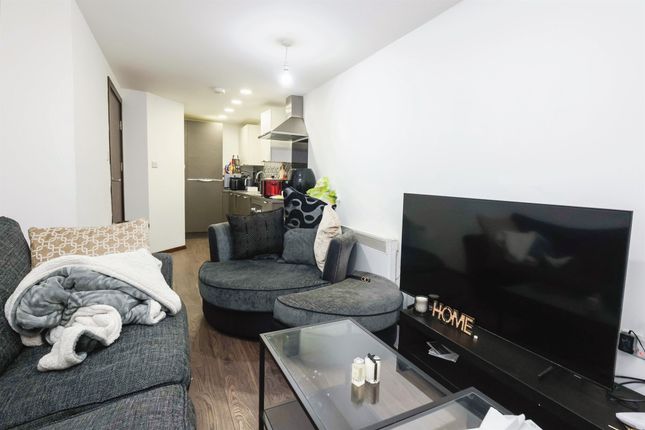 Flat for sale in New Coventry Road, Birmingham