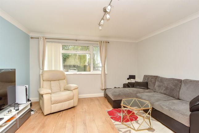 36, Abbey Fields, Faversham photo 3