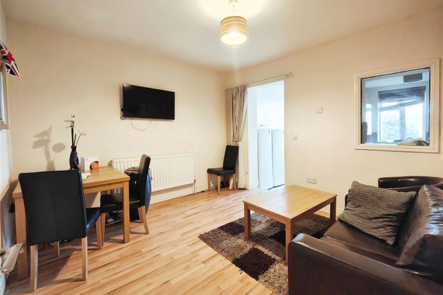 48, Rothersthorpe Road, Northamptonshire photo 2