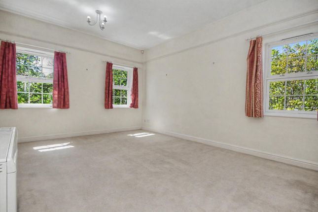 63, Scholars Court, Northampton photo 3