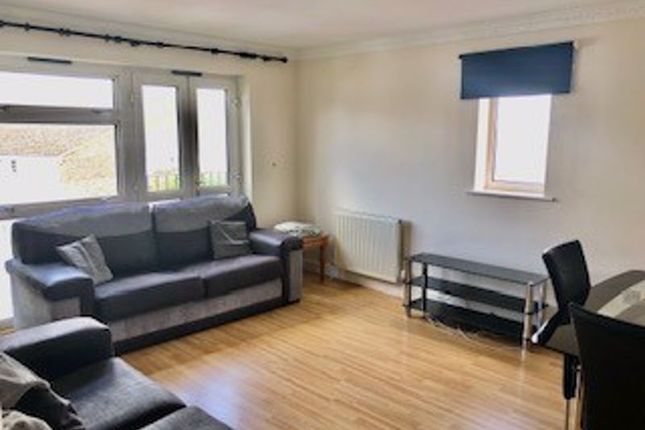 Flat to rent in Little Cattins, Harlow