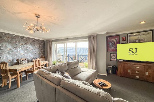 Flat 7 Petticrow Quays, Belvedere Road, Burnham-On-Crouch photo 4