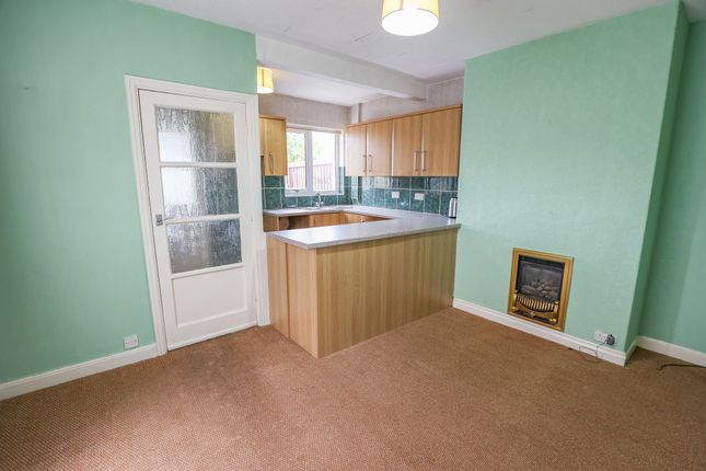 25 Walton Avenue, Morecambe photo 4