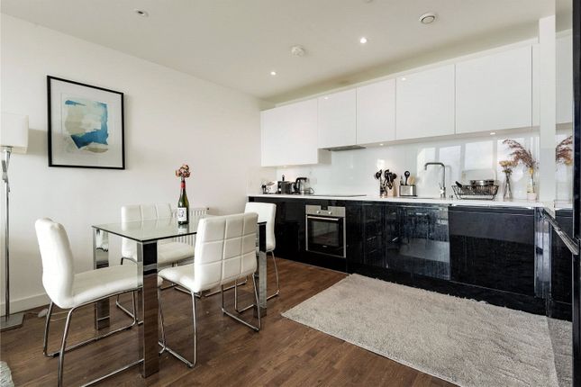 Flat for sale in Discovery Tower, Canning Town