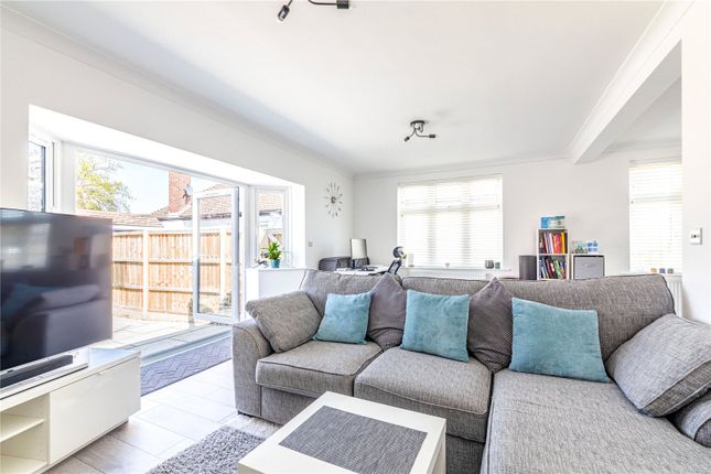 32, Wendley Drive, Addlestone photo 3