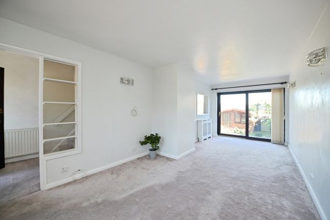294, Lodge Lane, Romford photo 3