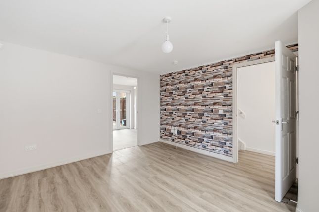 7 Dunipace Road, Edinburgh photo 3