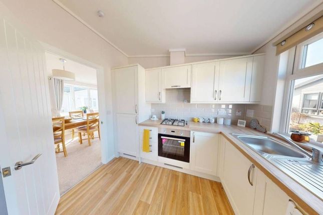 21, Oakdale Place, Cambs Norfolk Border photo 2