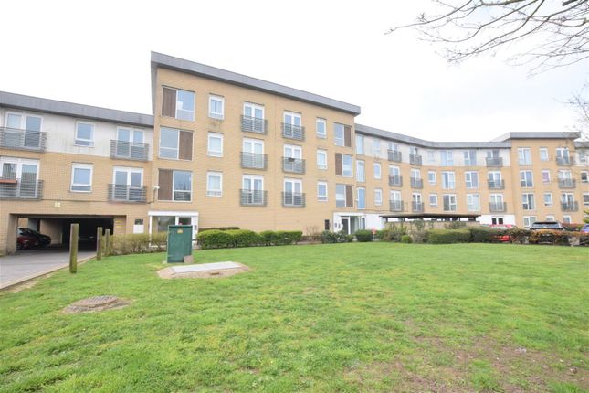 Flat for sale in Station Avenue, Southend-On-Sea