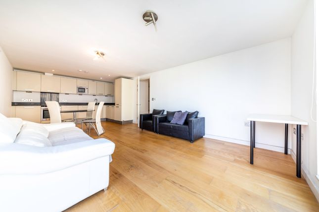 Flat to rent in Dovecote House, Water Gardens Square, Canada Street, London