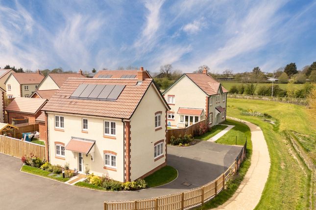 3-bed house on 19, Periwinkle Gardens, Kettering, £318,500