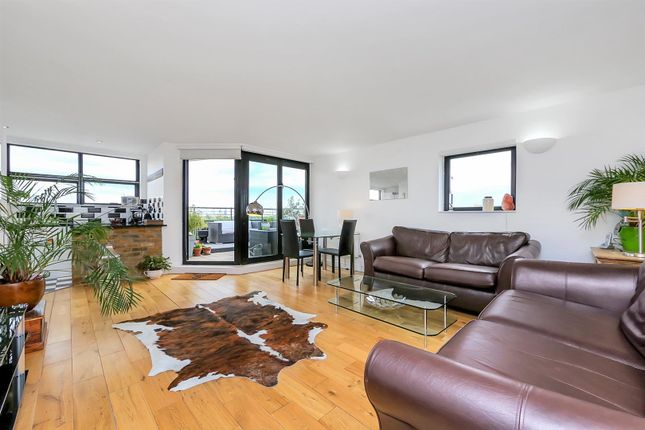 2-bed flat on 705 Chart House, Burrells Wharf Square, London, £2,695/mo