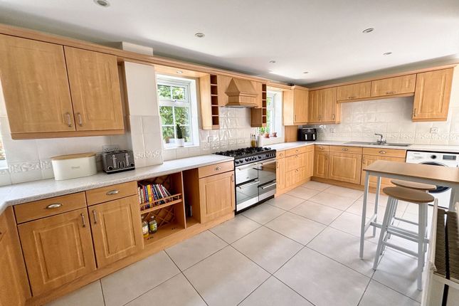 13 Bryn Dryslwyn, Bridgend photo 4