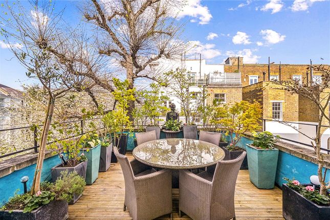 Maisonette for sale in Brunswick Gardens, Kensington, London