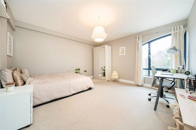 Flat 11, Bridge Wharf, 156, Caledonian Road, London photo 3