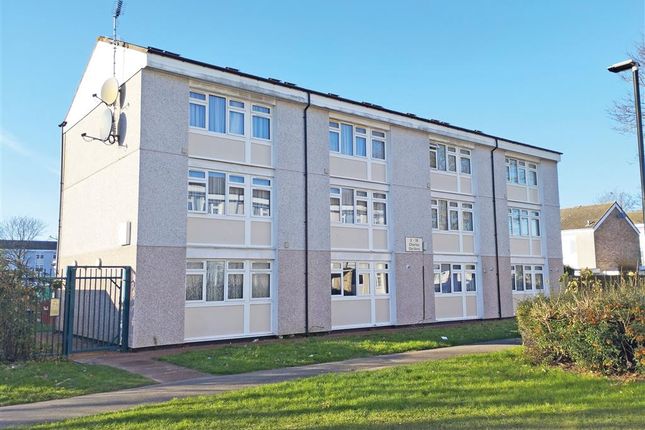 Thumbnail Flat for sale in Charles Gardens, Slough