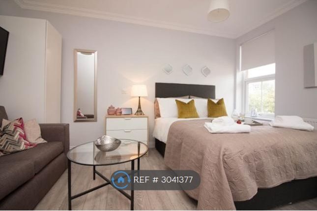 Helena House Brownlow Road, Reading photo 4