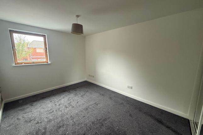50, Willenhall photo 5