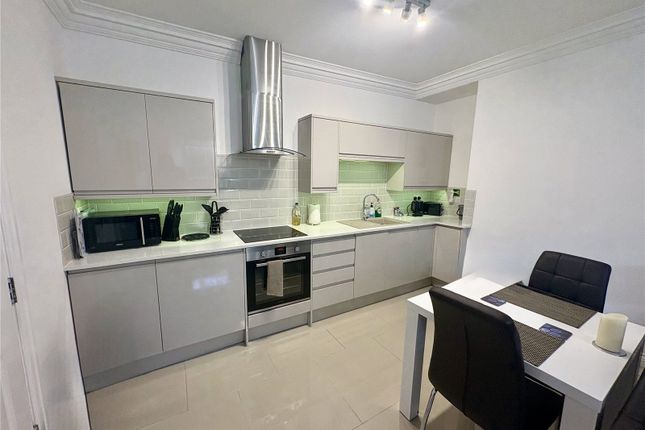 Flat 1, Richmond House,, The Croft, Pembrokeshire photo 3