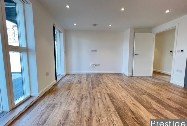3, 77, Brent Street, London photo 5