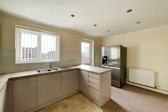 15, Morley Place, Conisbrough, Doncaster photo 4