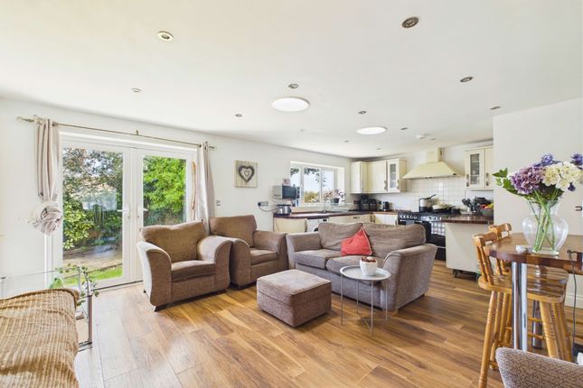 53 Dart Avenue, Torquay photo 2