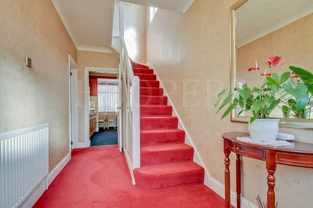 24, Ashcombe Park, London photo 2