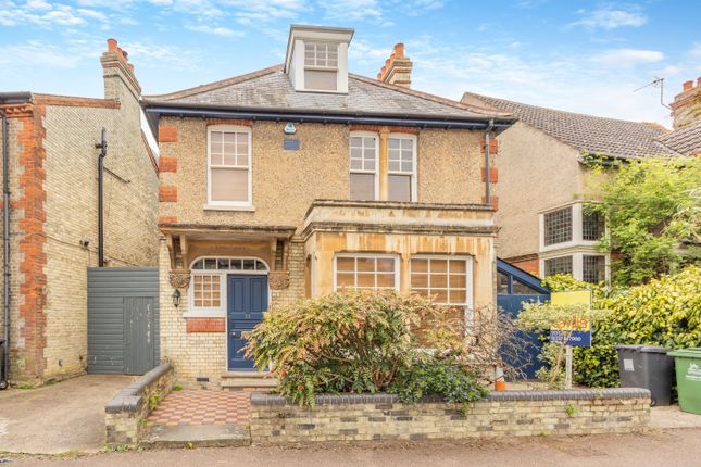 Detached house to rent in Chesterton Hall Crescent, Cambridge