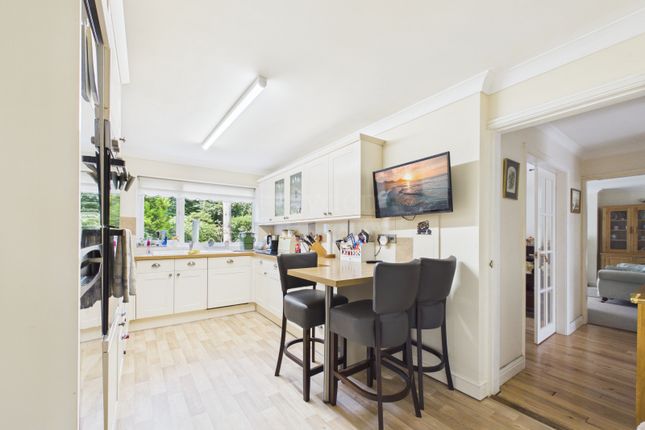 21 The Lea, Kidderminster photo 3