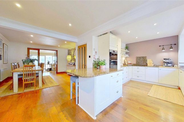 16, Mill Hill, West Sussex photo 4