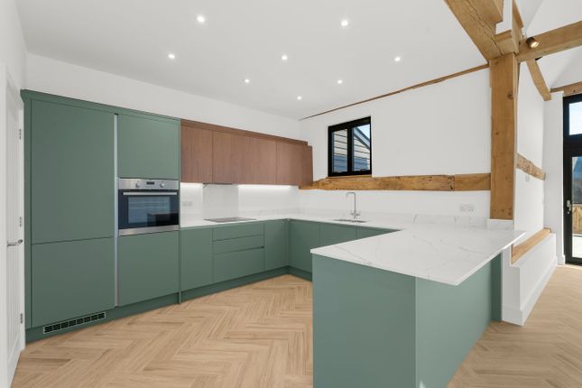 7 Lea Hall Barns, Dunmow Road, Bishop's Stortford photo 3