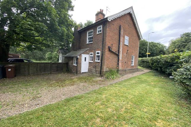 Cottage to rent in Watling Street, Elstree