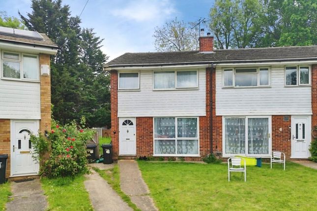 3-bed house on 16, Reynards Close, Wokingham, £330,000