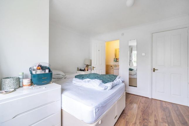 Flat for sale in Oxford, Oxfordshire