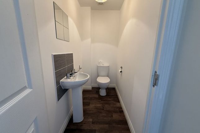 6, Hendy Avenue, Telford photo 5