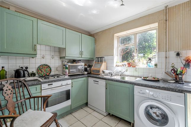 74, Georgelands, Surrey photo 3