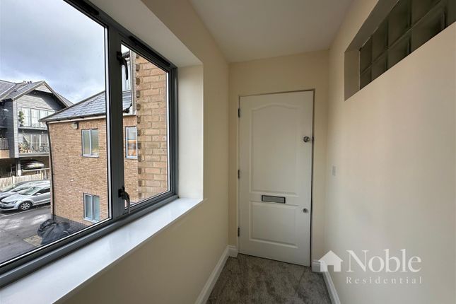 Flat for sale in Forest Court, Hemnall Street, Epping