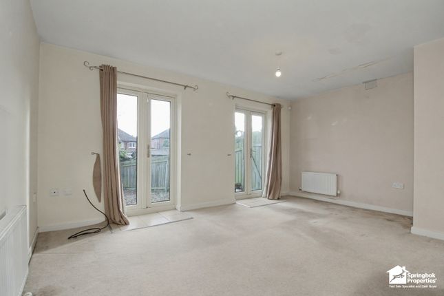 17, Renaissance Drive, Leeds photo 2