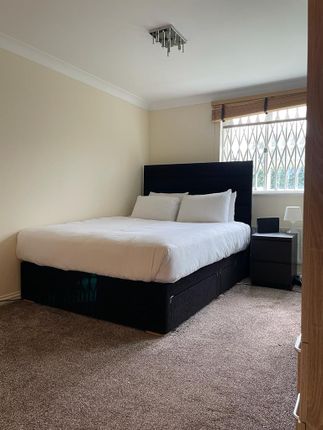 Flat to rent in Madison Court, London