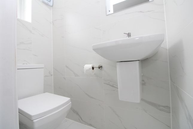 57, Dillwyn Close, London photo 4