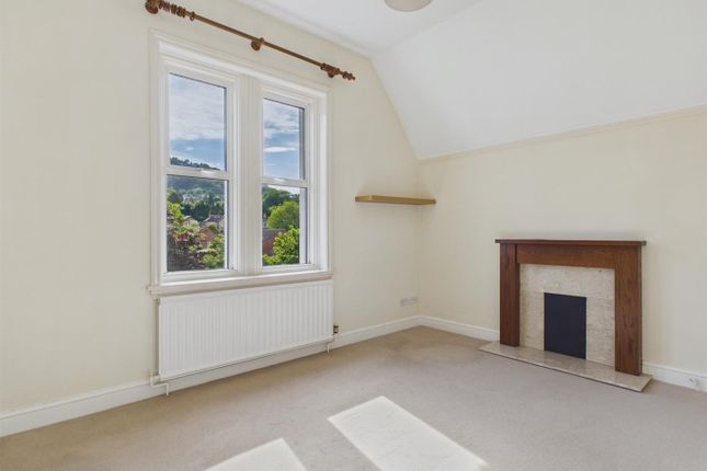 Flat 13, Summerfield Court, Malvern photo 3