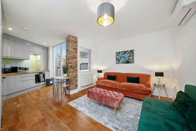 3 Victoria Grove, London photo 3