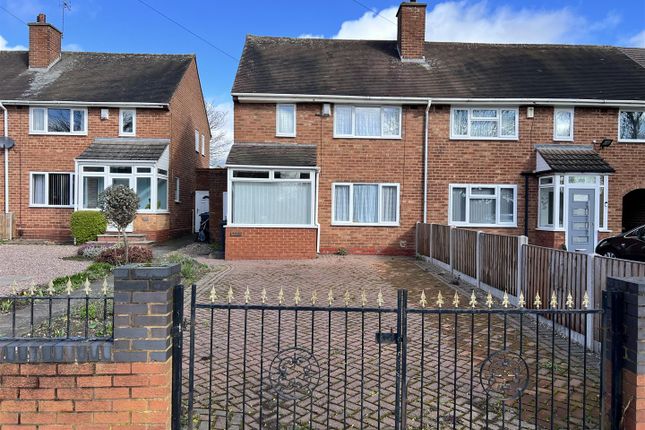 Town house for sale in Brownfield Road, Shard End, Birmingham