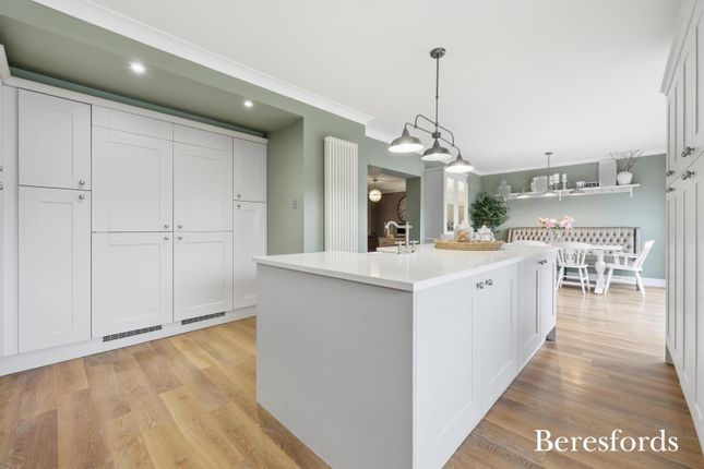 6, Witham Gardens, Brentwood photo 4