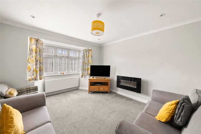 871, Victoria Road, Ruislip photo 3